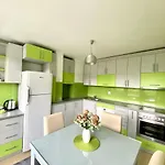 Green Apartment شقة