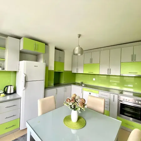 Green Apartment Apartamento