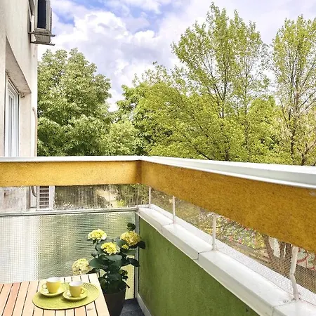 Green Apartment Apartment *