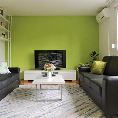 Green Apartment *